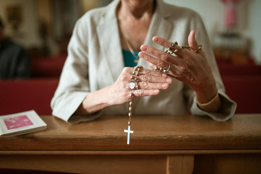 How to Cultivate a Daily Prayer Habit in a Busy World