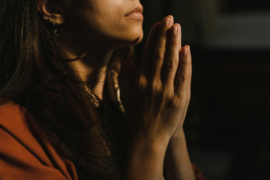 Simple Acts of Kindness to Reflect God’s Love